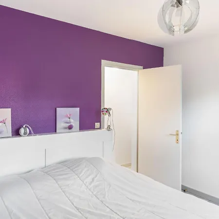 Holiday home Quiet With Garden Englesqueville-la-Percee