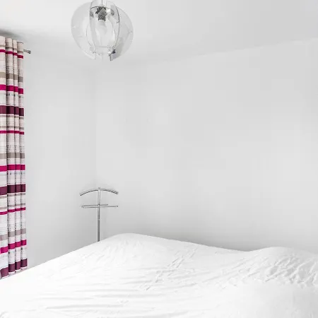 Holiday home Quiet With Garden Englesqueville-la-Percee