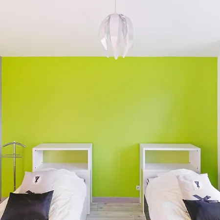 Tranquil Garden Retreat By The Sea *