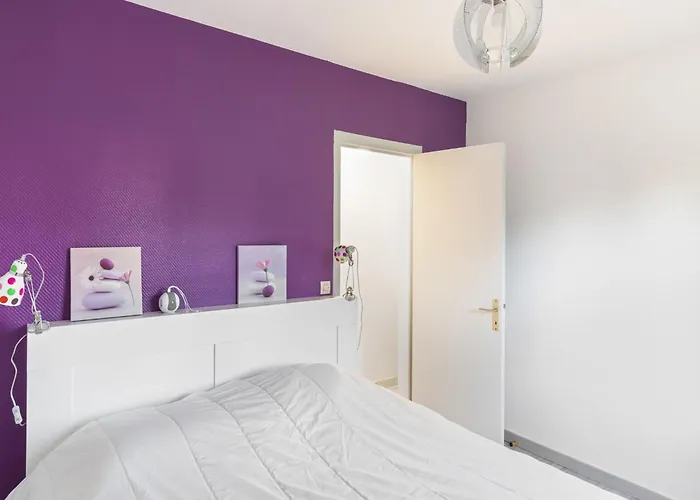 Tranquil Garden Retreat By The Sea