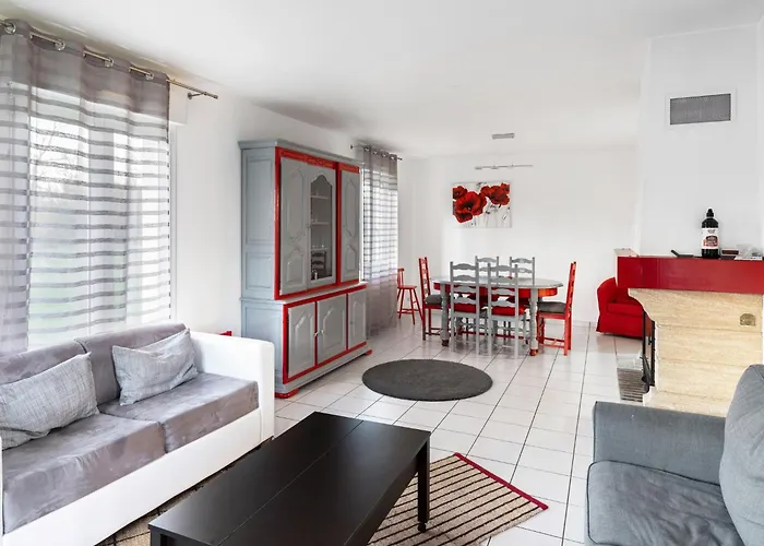 Tranquil Garden Retreat By The Sea *